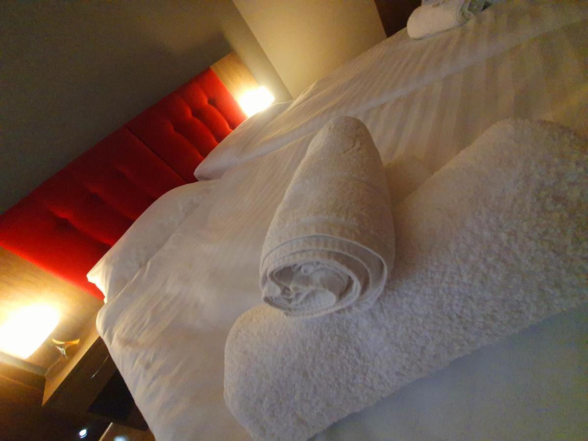 Lux Resort Krasnik Luaran gambar