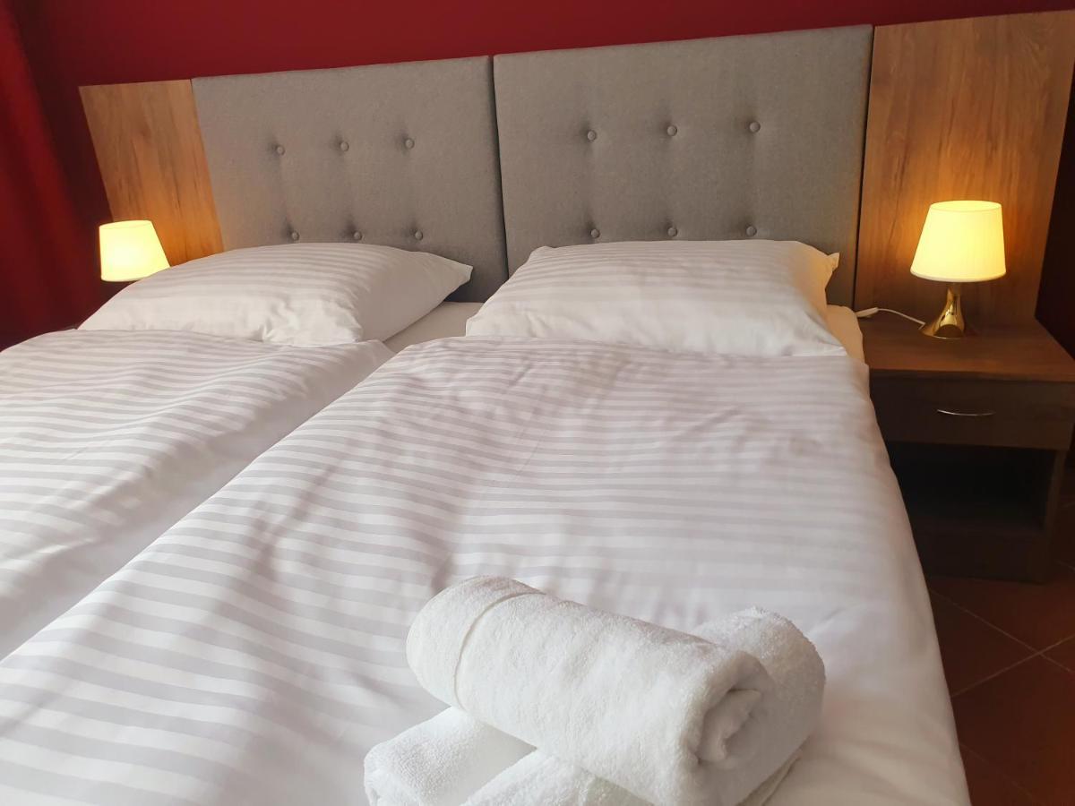 Lux Resort Krasnik Luaran gambar