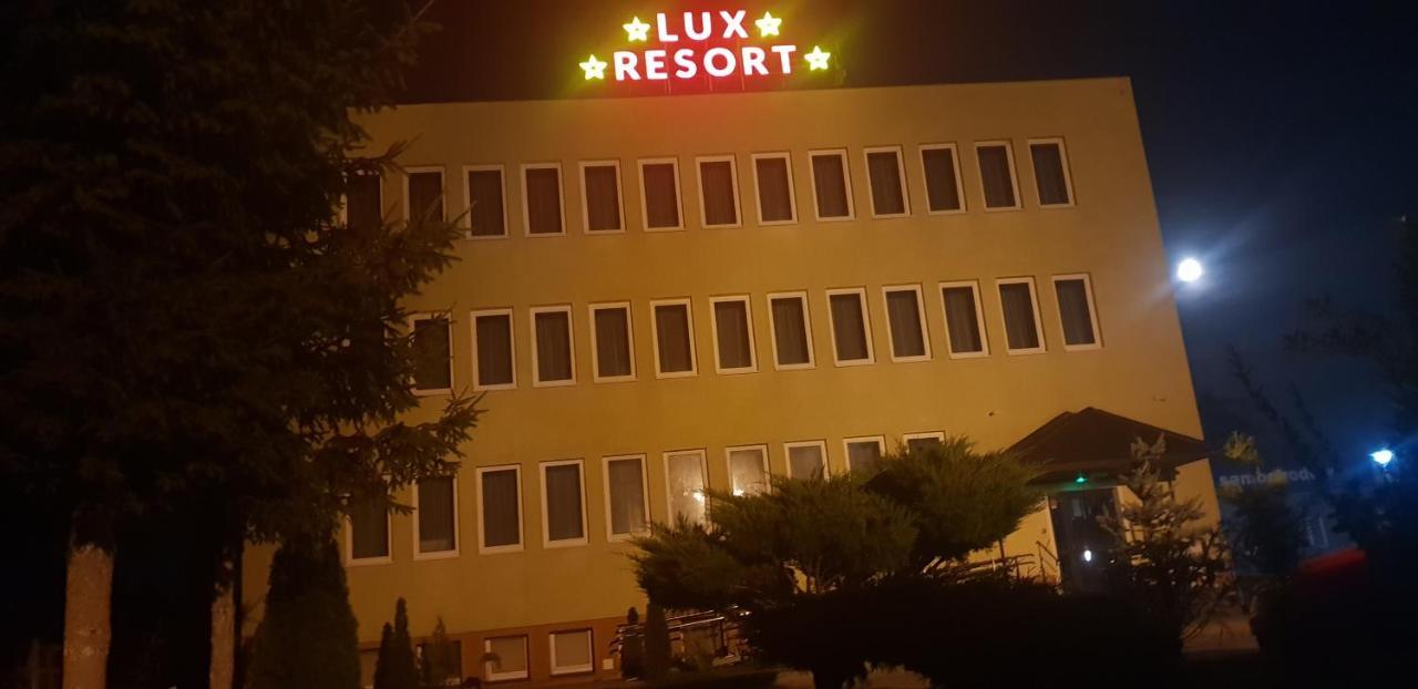 Lux Resort Krasnik Luaran gambar