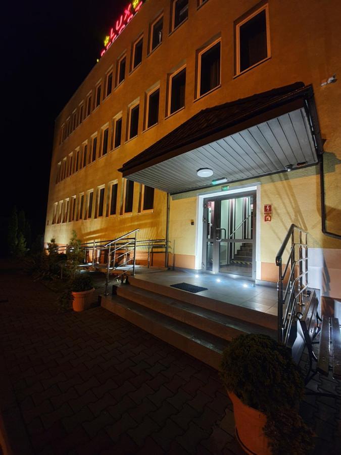 Lux Resort Krasnik Luaran gambar