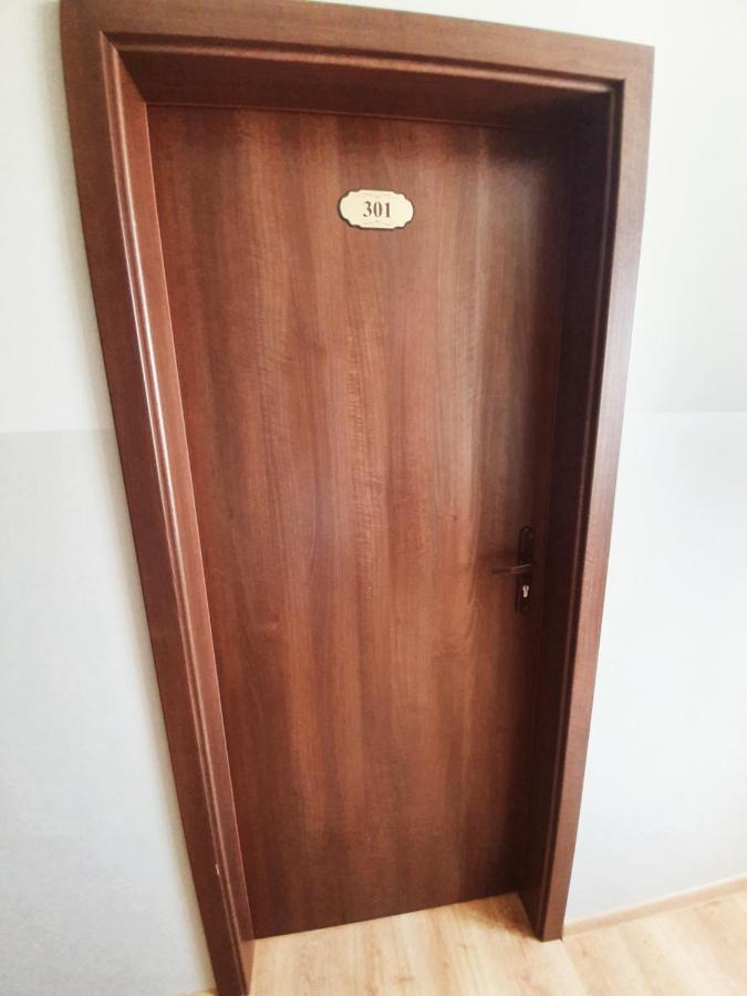 Lux Resort Krasnik Luaran gambar