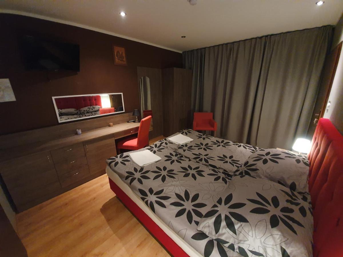 Lux Resort Krasnik Luaran gambar